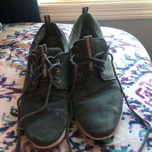 Gray Suede Toms Sneakers Size 8 1/2